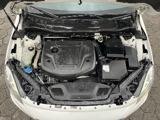 Volvo V-40 2.0 D2 R-Design Business picture 9