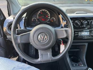 Volkswagen Up! 1.0 move up! BlueMotion picture 17