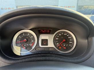 Renault Clio 1.4-16V Exception picture 19