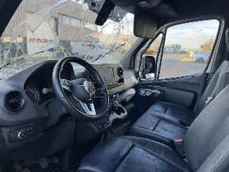 Mercedes Sprinter 317 1.9 CDI L3 RWD picture 13