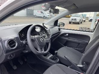 Volkswagen Up! 1.0 BMT move up! picture 13
