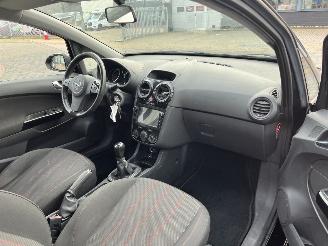 Opel Corsa 1.4-16V Color Edition picture 12