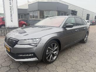 uszkodzony samochody osobowe Skoda Superb Combi 1.4 TSI iV Sportline Business 2023/12