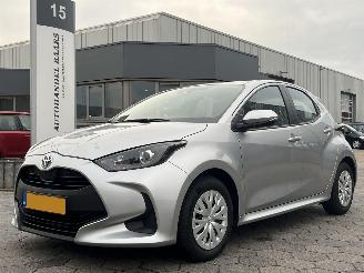 Voiture accidenté Toyota Yaris 1.5 Hybrid Active 2023/10