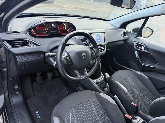 Peugeot 208 1.4 VTi Active picture 16