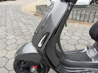 Vespa  Sprint 4T Sport picture 3