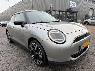 Mini Cooper E Favoured L 40.7 kWh picture 3