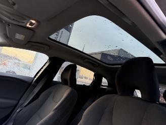 Volvo V-40 1.6 D2 R-Design picture 18