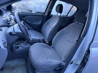 Toyota Yaris 1.3-16V VVT-i Luna picture 8