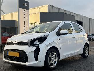skadebil auto Kia Picanto 1.0 MPi ComfortPlusLine 2019/11