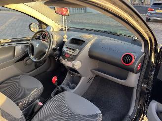 Peugeot 107 1.0-12V XR picture 12