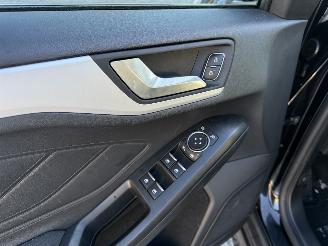 Ford Focus Wagon 1.0 EcoBoost Trend Edition Business picture 10