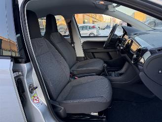 Volkswagen Up! 1.0 move up! BlueMotion picture 13