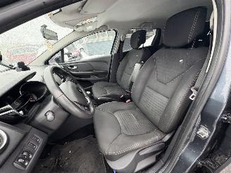 Renault Clio Estate 0.9 TCe Limited picture 11