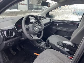 Volkswagen Up! 1.0 move up! BlueMotion picture 14