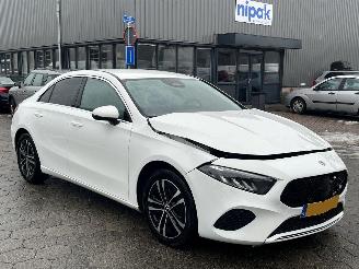 Vaurioauto  passenger cars Mercedes A-klasse 180 Star Edition AUTOMAAT 2024/1