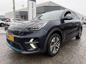 damaged passenger cars Kia e-Niro ExecutiveLine 64 kWh 2019/12
