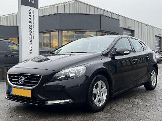 Schadeauto Volvo V-40 1.6 D2 Summum 2015/1