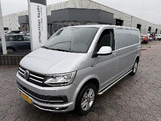škoda dodávky Volkswagen Transporter 2.0 TDI  L2H3 Highline Automaat 2017/11