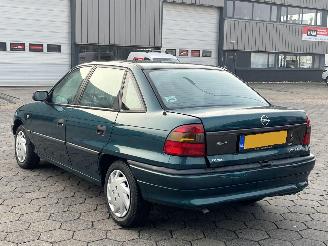Opel Astra 1.6i Edition picture 6