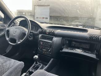 Opel Astra 1.6i Edition picture 12