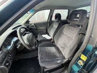 Opel Astra 1.6i Edition picture 14