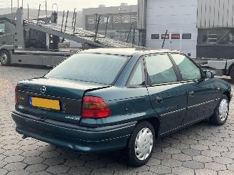 Opel Astra 1.6i Edition picture 4