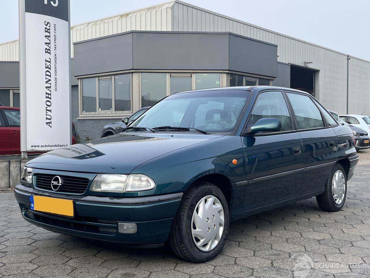 Opel Astra 1.6i Edition