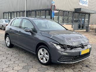 Volkswagen Golf 1.0 eTSI Life Business picture 3