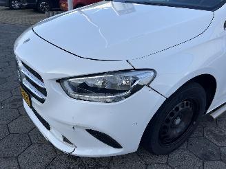 Mercedes B-klasse 200d AUTOMAAT picture 13