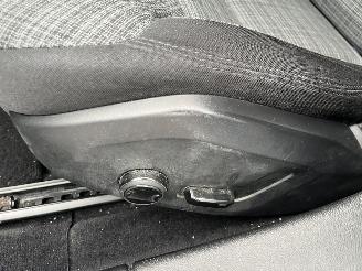 Volvo V-60 2.0 B3 Essential picture 14