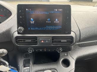 Peugeot Partner 1.6 BlueHDI Premium picture 17