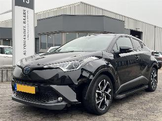 Vaurioauto  passenger cars Toyota C-HR 1.8 Hybrid Style 2019/5