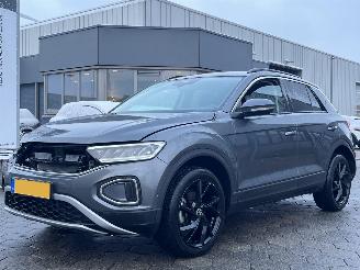 krockskadad bil auto Volkswagen T-Roc 1.0 TSI Life Edition 2024/10