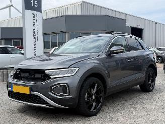 Schadeauto Volkswagen T-Roc 1.0 TSI Life Edition 2024/10