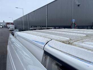 Volkswagen Crafter 30 2.0 TDI L3H3 Highline picture 13