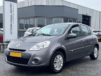 krockskadad bil auto Renault Clio 1.2 TCE Collection 2010/8