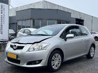 Toyota Auris 1.4-16V picture 2