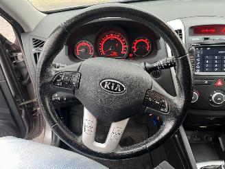 Kia Cee d 1.4 CVVT X-ecutive picture 15