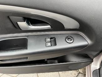 Kia Cee d 1.4 CVVT X-ecutive picture 14