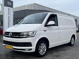 skadebil bedrijf Volkswagen Transporter 2.0 TDI L1H1 Highline 114pk 2019/4