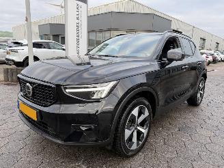 krockskadad bil auto Volvo XC40 2.0 B4 Plus Dark 2024/2