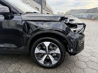 Volvo XC40 2.0 B4 Plus Dark picture 4