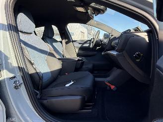 Volvo EX30 Single Motor Extended Range Core 69 kWh picture 12