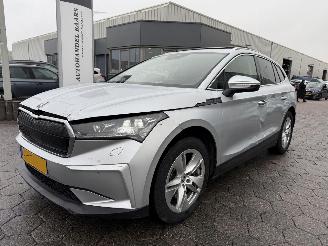 Damaged car Skoda Enyaq iV 80 Business Edition Plus 2023/11