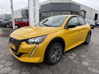 Vaurioauto  passenger cars Peugeot e-208 EV Allure Pack 50 kWh 2023/8