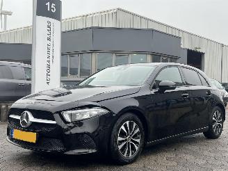 skadebil auto Mercedes A-klasse 180 Business Solution AUTOMAAT 2021/2
