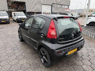 Peugeot 107 1.0-12V XS picture 7