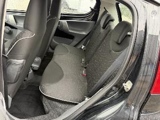 Peugeot 107 1.0-12V XS picture 11
