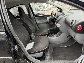 Peugeot 107 1.0-12V XS picture 15